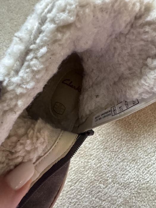 Ghete clarks piele intoarsa masura 24