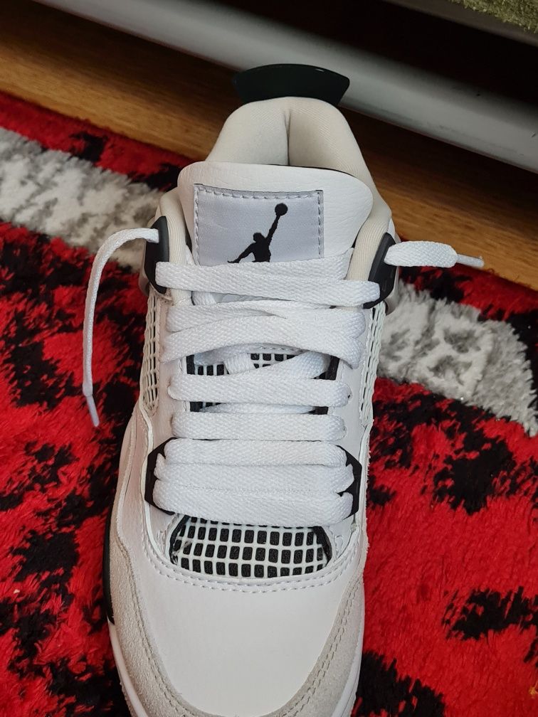 Vând jordan 4 military black Fake o data purtati