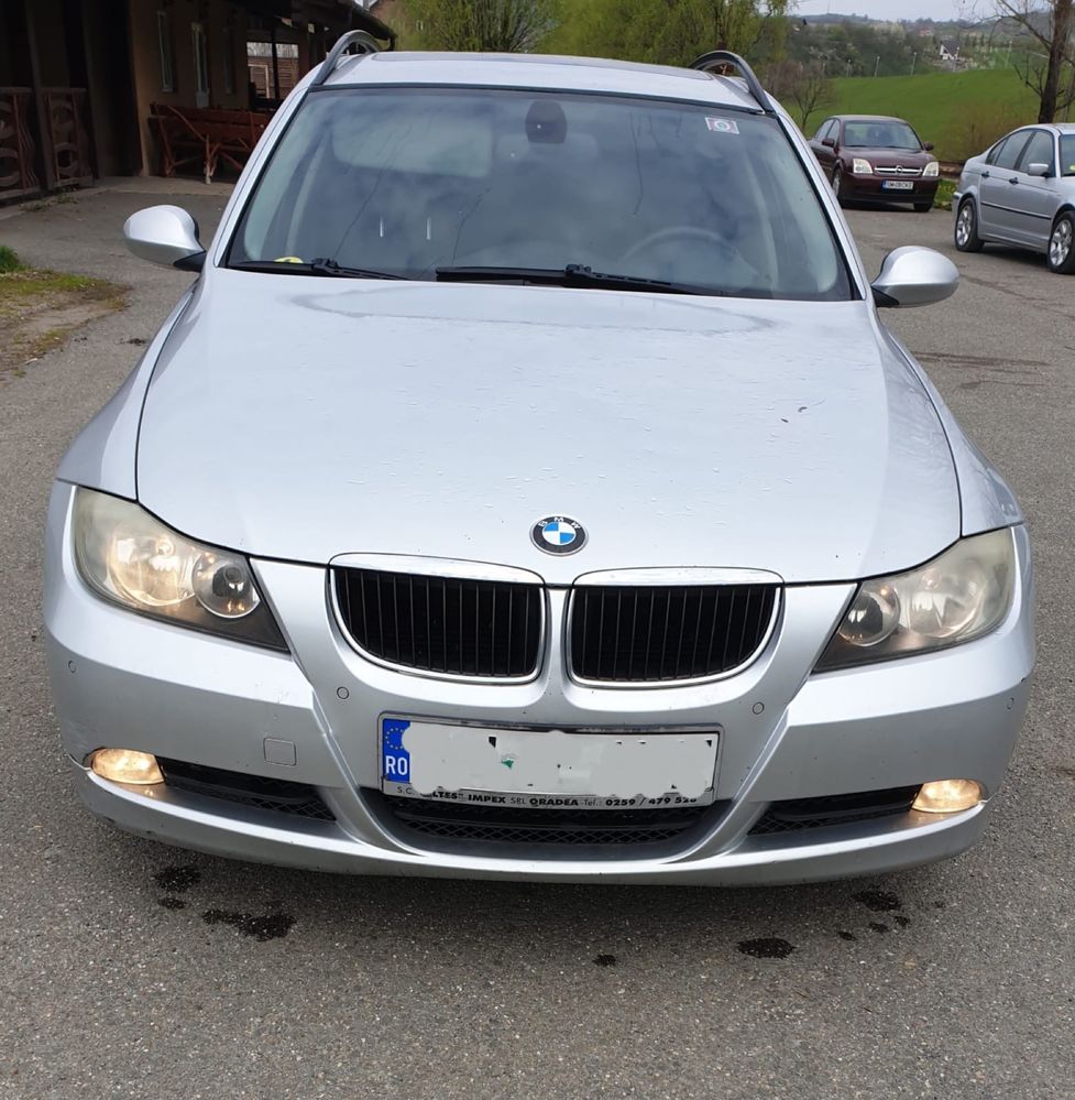 Grilă/trim dreapta capotă BMW E90/91, 2005- 2008