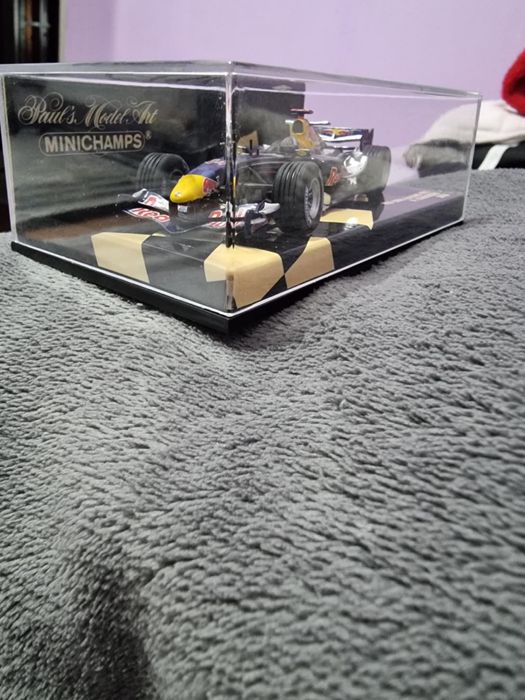 Red bull rb2 David Coulthard 1:43 minichamps подписана