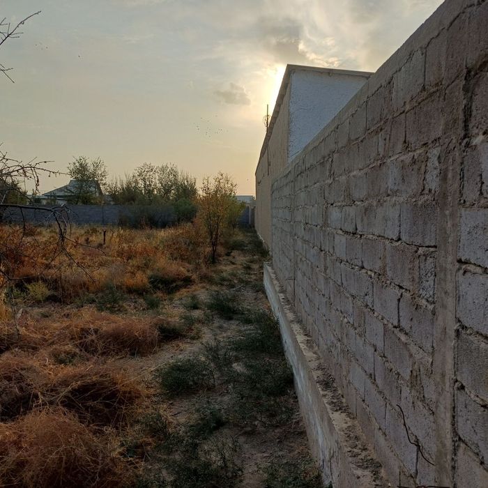 20 сотих ховли сотилади. Тулик шлакоблок билан уралган