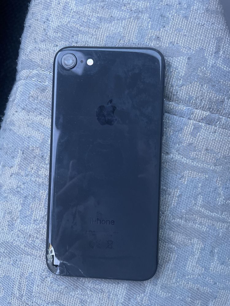 iPhone 8 черного цвета продам