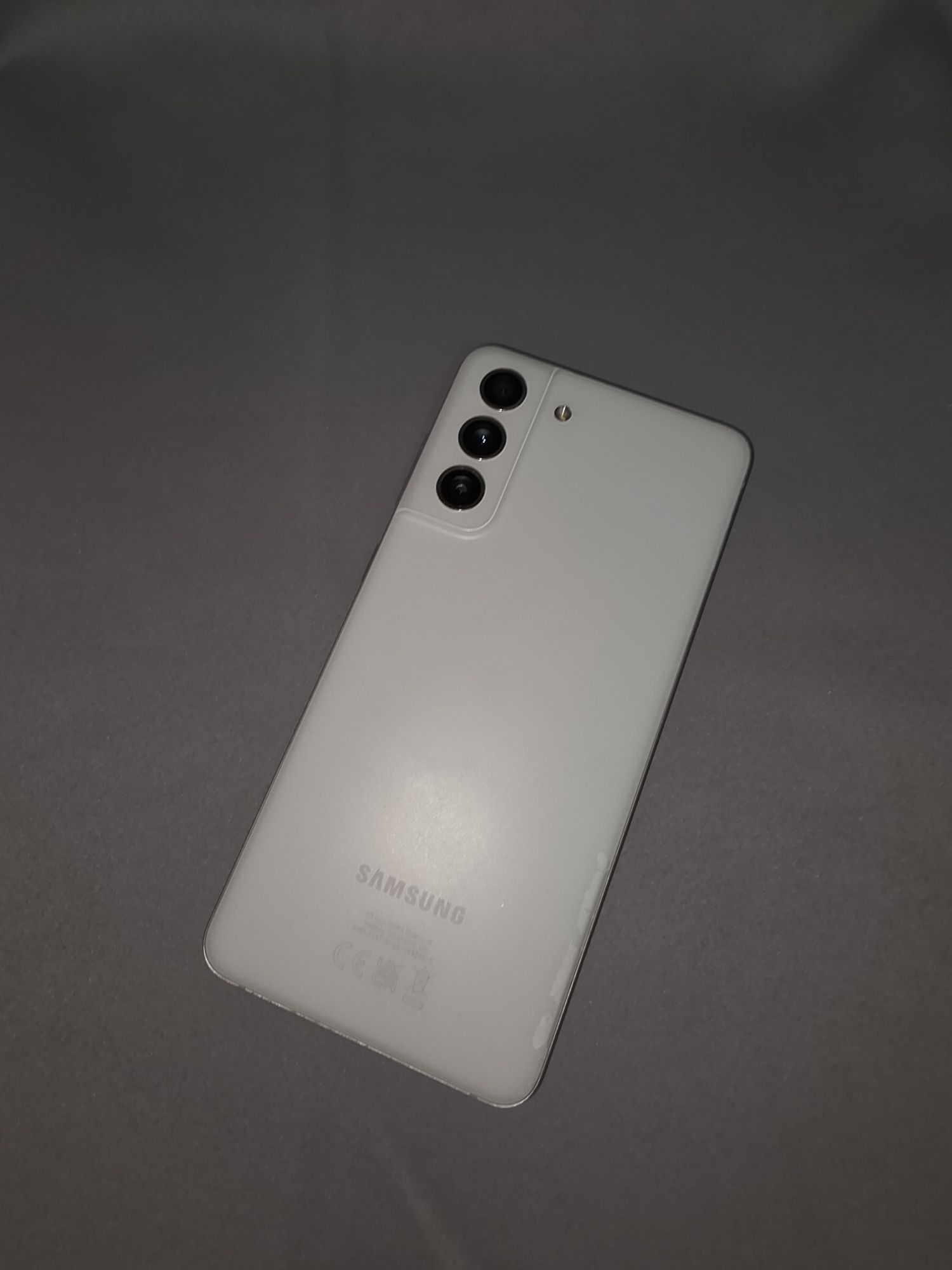 Телефон Samsung S21 FE