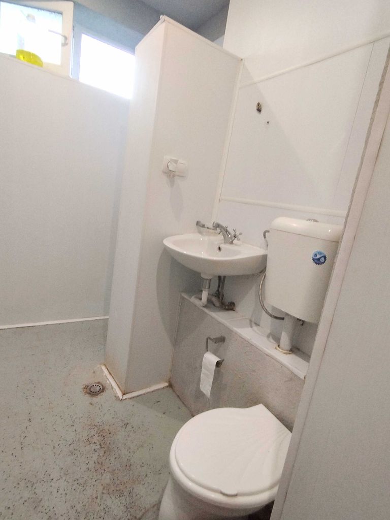 Продава се Двустаен апартамент в Перник, Изток - 54 кв.м за 926 €/кв.м - Снимка #4