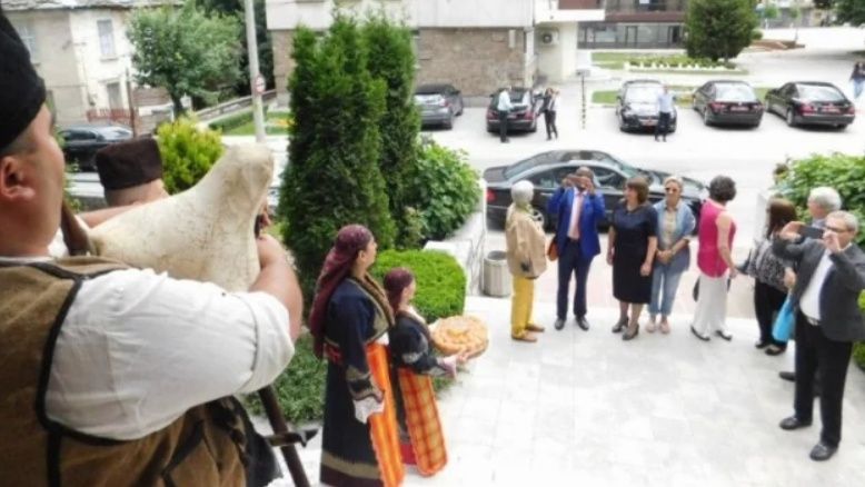 Гайдари под наем извеждане на булка, музиканти гайдарски оркестър