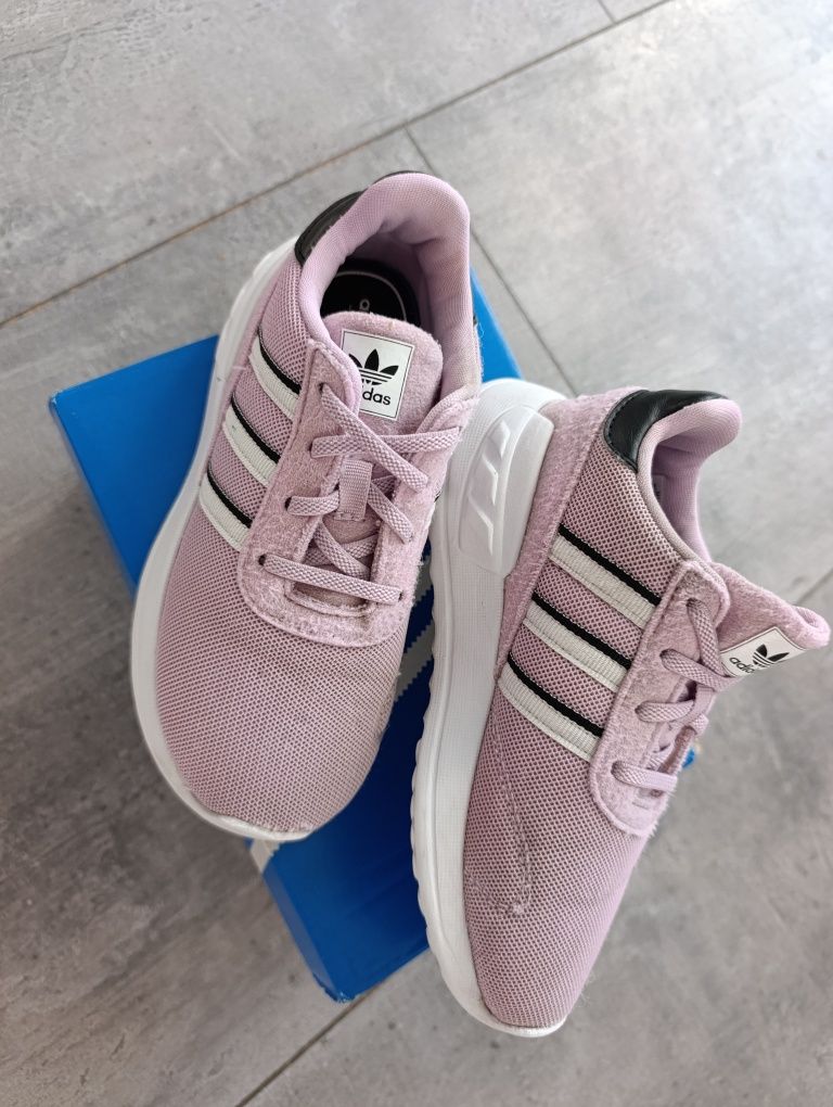 Маратонки за момиче Adidas 27 н-р