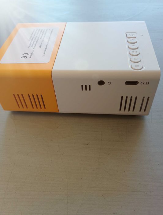 Проектор за телефон и таблет