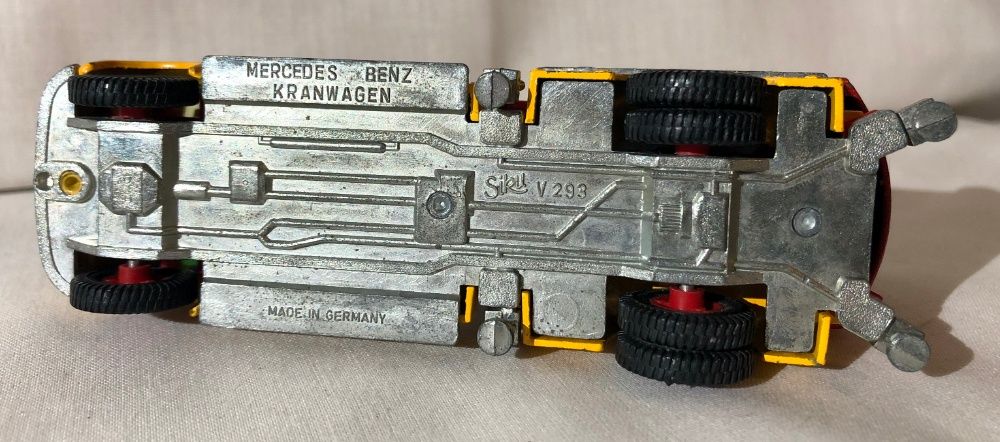 Macheta Camion macara Siku Mercedes Nr V293 sc 1 55 Made in Germany -