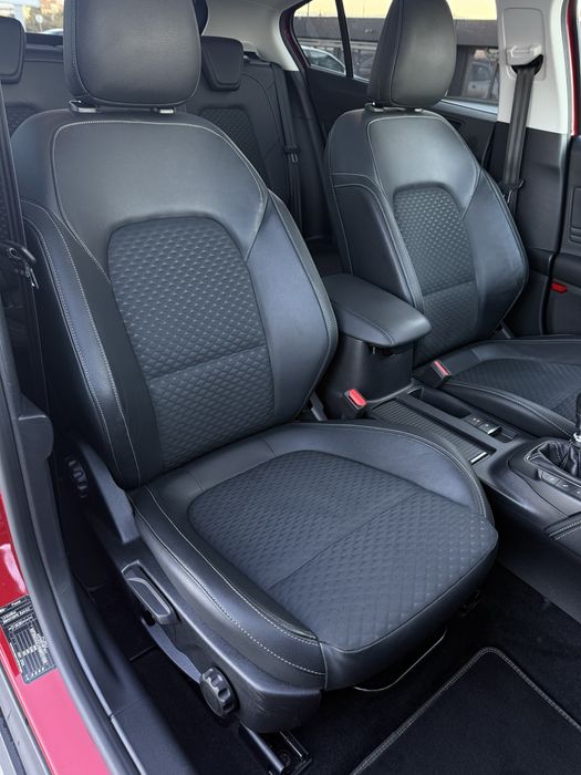 Ford Focus Vignale 1.5tdci 120CP FullLed Panoramic Ceasuri Digitale