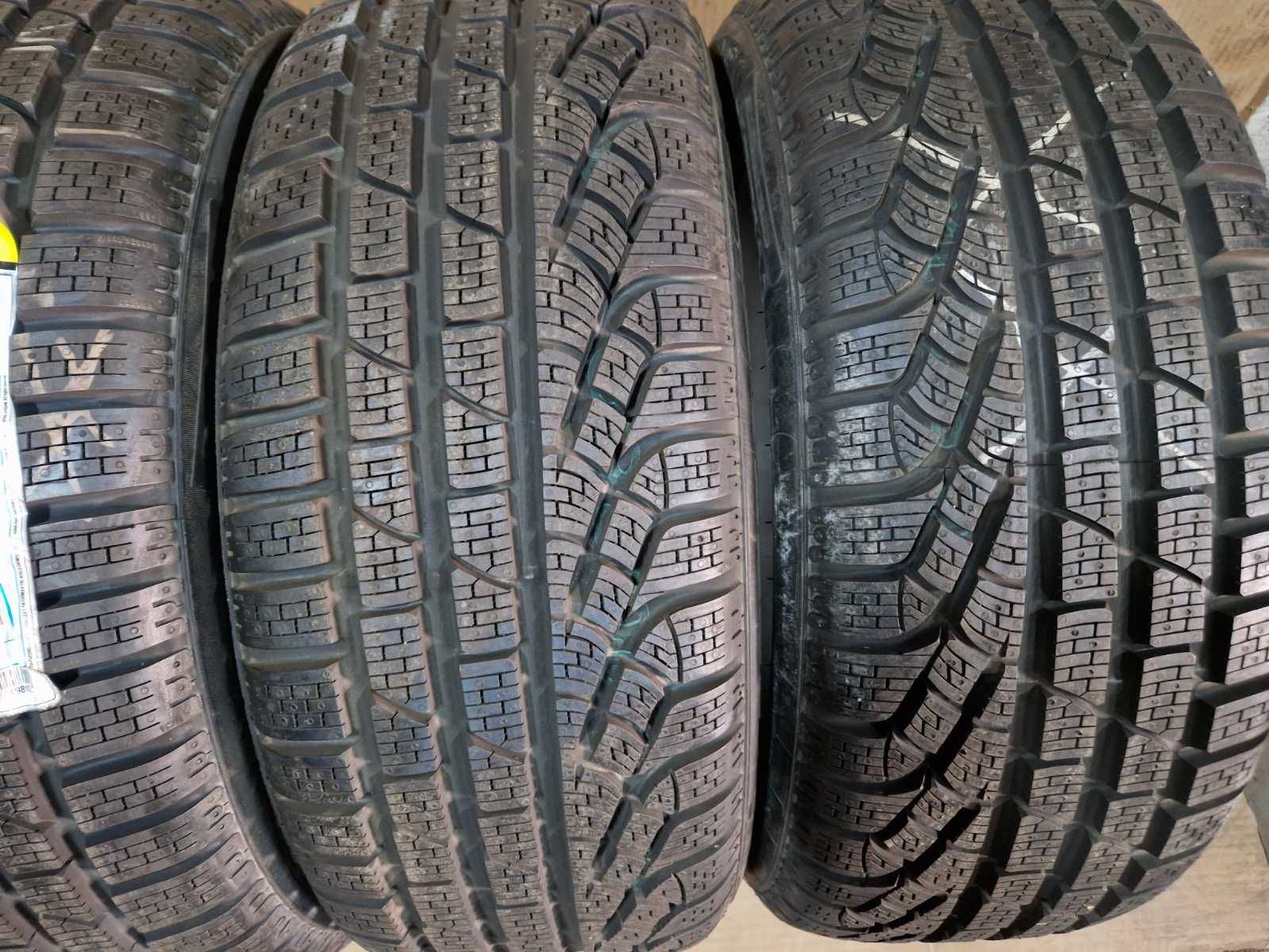 4 Pirelli R17 215/50 XL
нови зимни гуми DOT3716