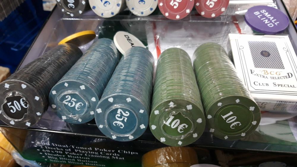 Set poker 500 jetoane imprimate. 4 gr. Cutie tabla. Nou!