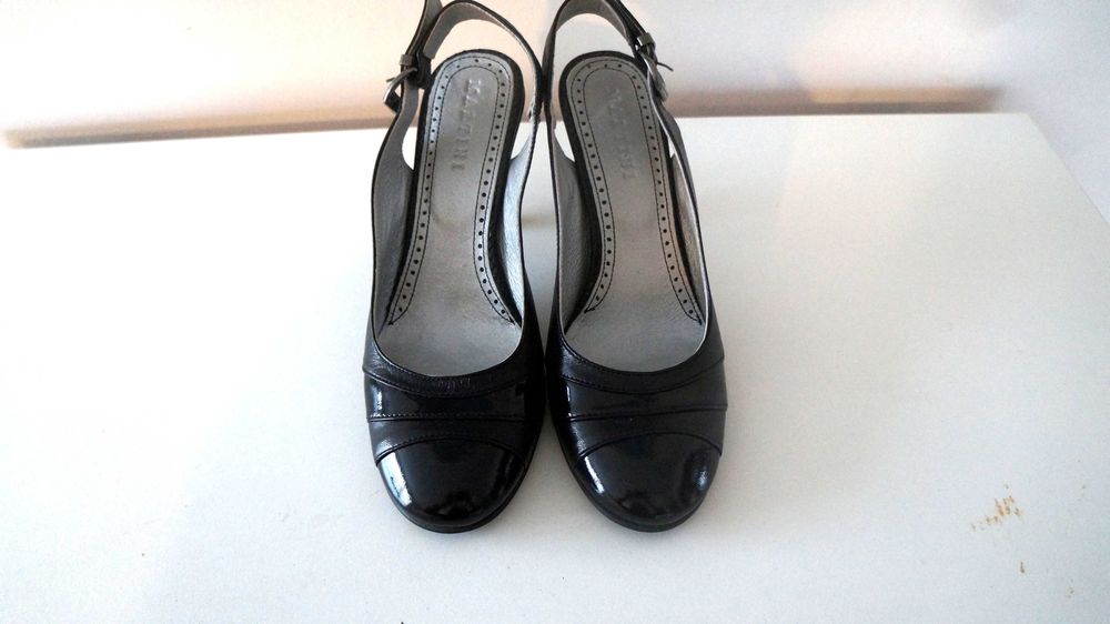 Обувки от естествена кожа на ток Мартини