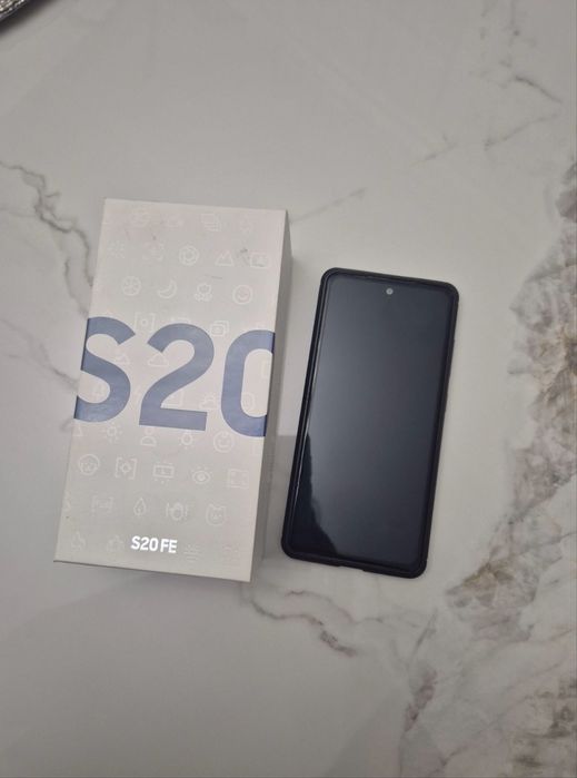 Самсунг S20 128гб в хорошем состоянии