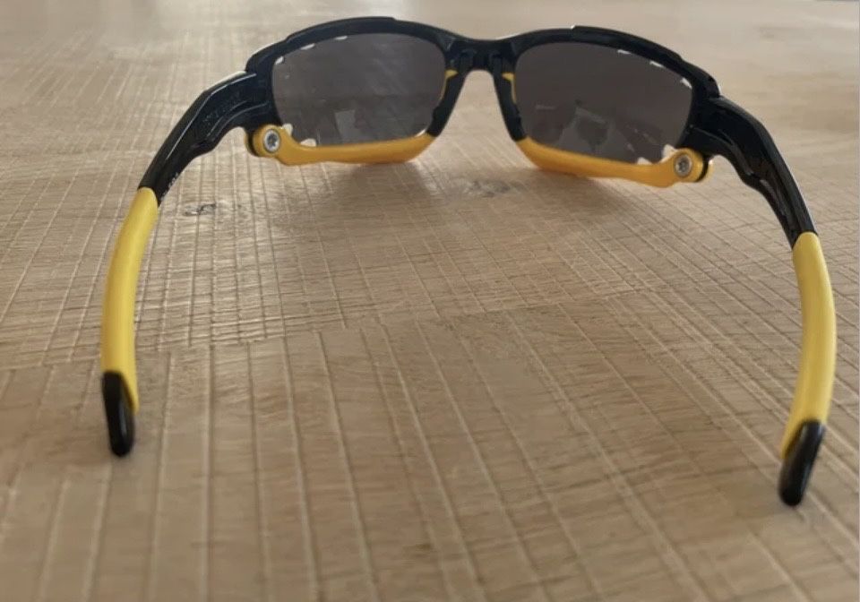 Слънчеви очила OAKLEY