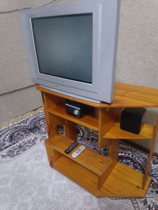Срочно продаю Телевизор, ДВД приставку, и подставка для ТВ, приемлемые