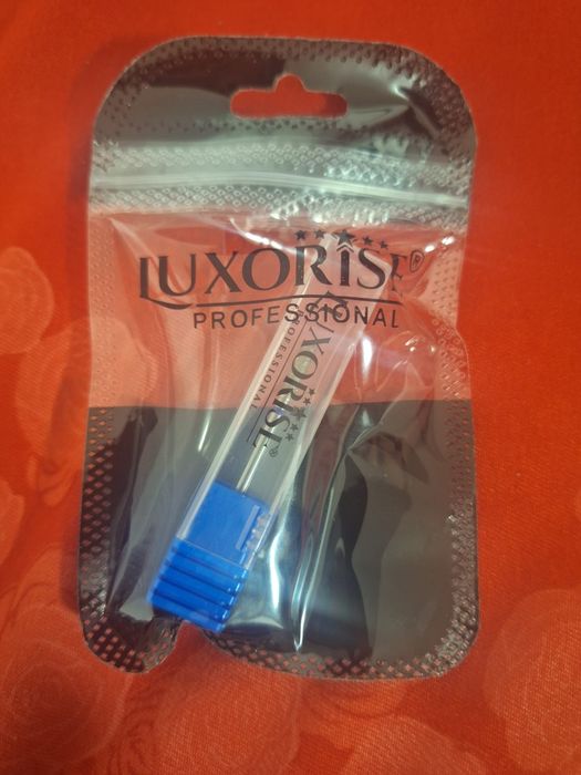 Cosmetice luxorise , oja semipermanenta 10 ml, ulei cuticule 15 ml,