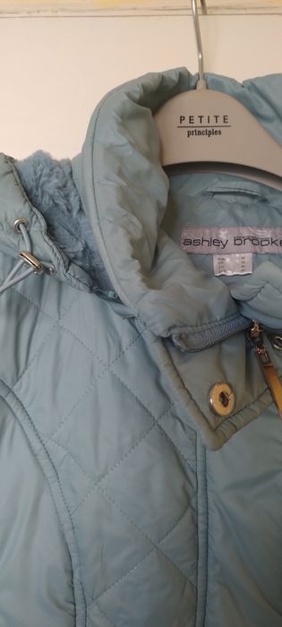 Дамско яке с качулка