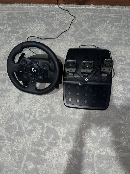 Гоночный руль G923