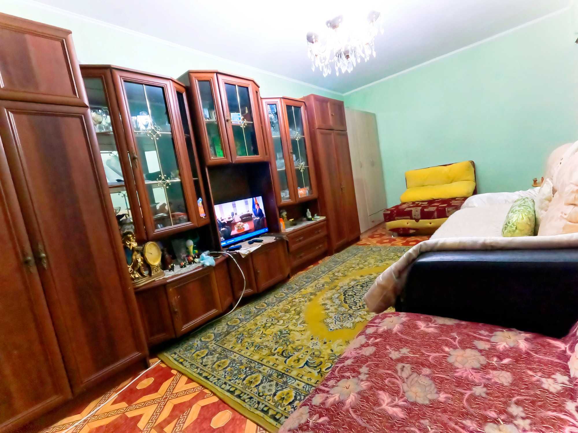 Продам красивую стенку из 5 шкафов,недорого,срочно, самовывоз