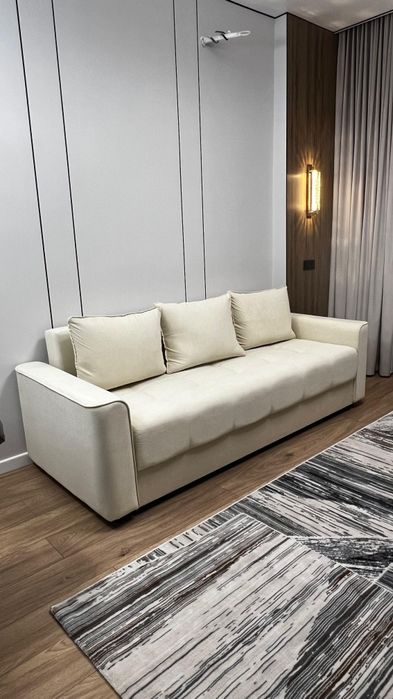 Диван, кровать с матрасом, ковер