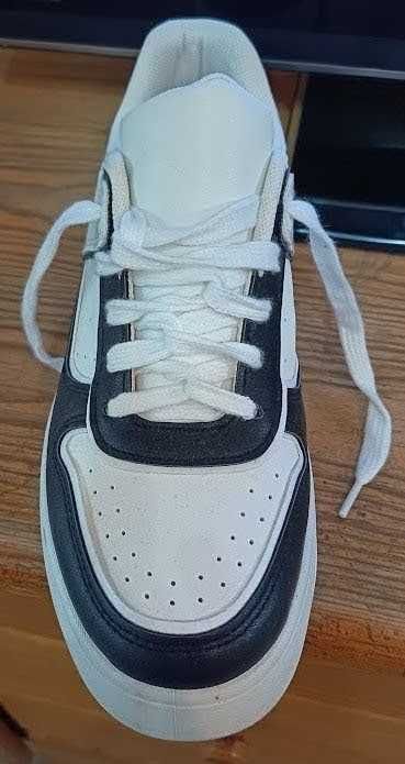 дамски черно-бели сникърси