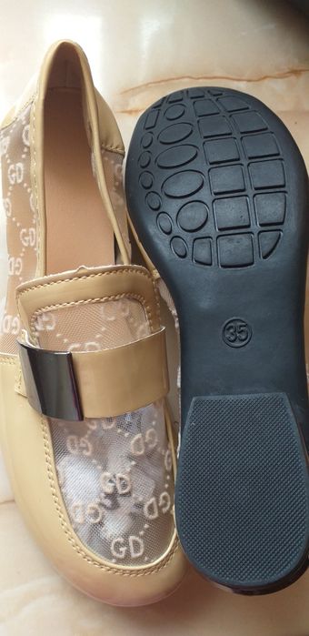 Pantofi nr 35 noi superbi!