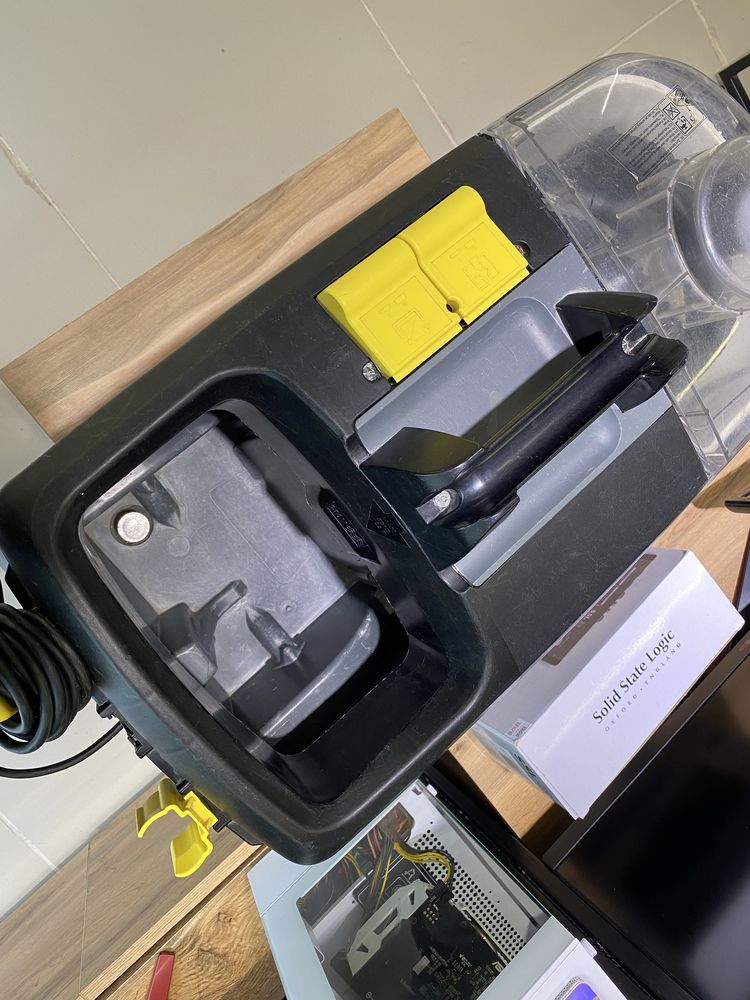 Моющий профессиональный пылесос Karcher Puzzi 10/1, 10150/A10