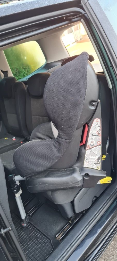 Vând scaun auto 9-18kg Maxi Cosi