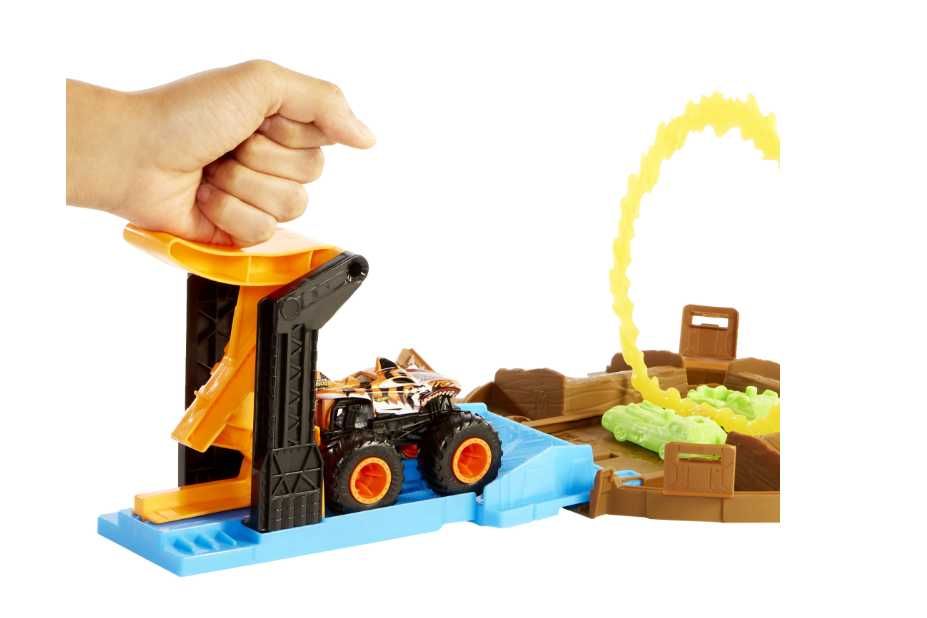 Set de joaca Hot Wheels Monster Trucks - Stunt Tire