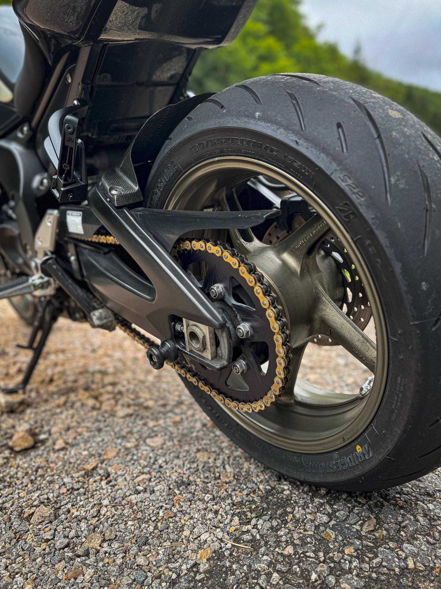 Yamaha FZ1 2009 (Suspensii/frane Yamaha R1 + multe alte upgrade-uri)