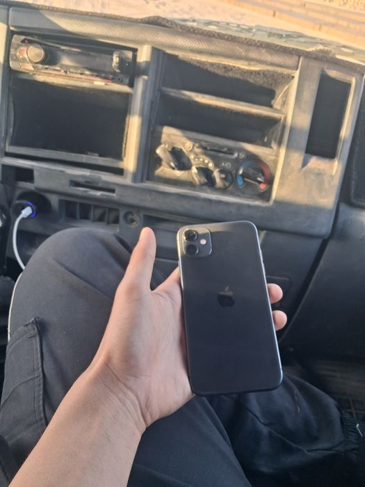 Ayfon 11 sotiladi yomkst 77 64Gb xotira LLA region radnoy ochilmagan