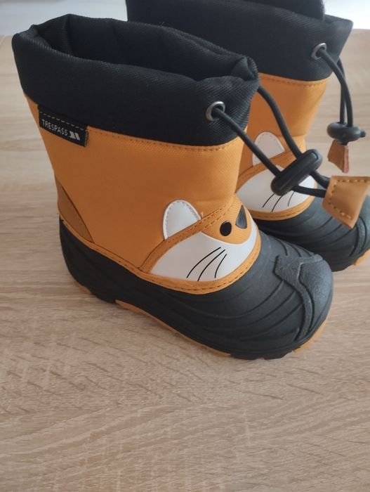 Детски апрески/ботуши