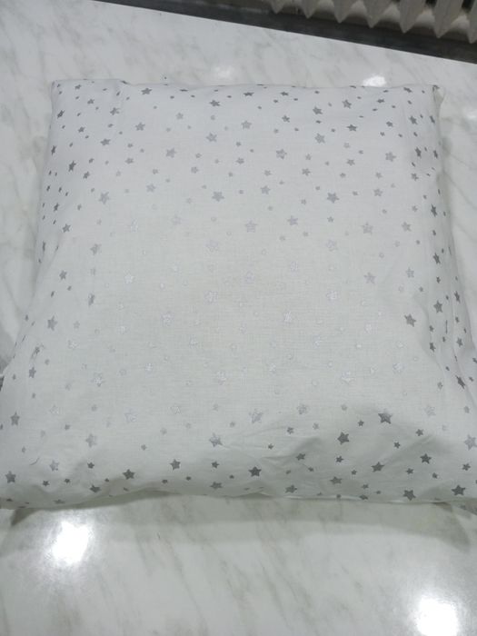 Dekor yostiqcha divan uchun