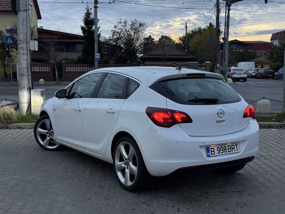 Opel Astra J • 1.7 CDTI