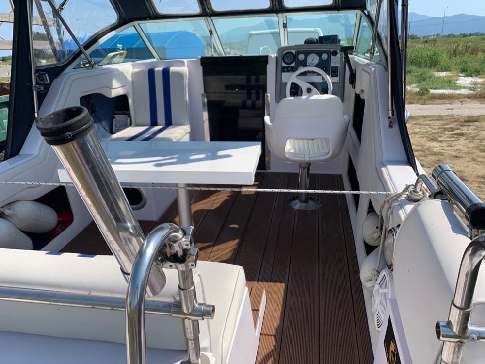 Моторна яхта Poseidon