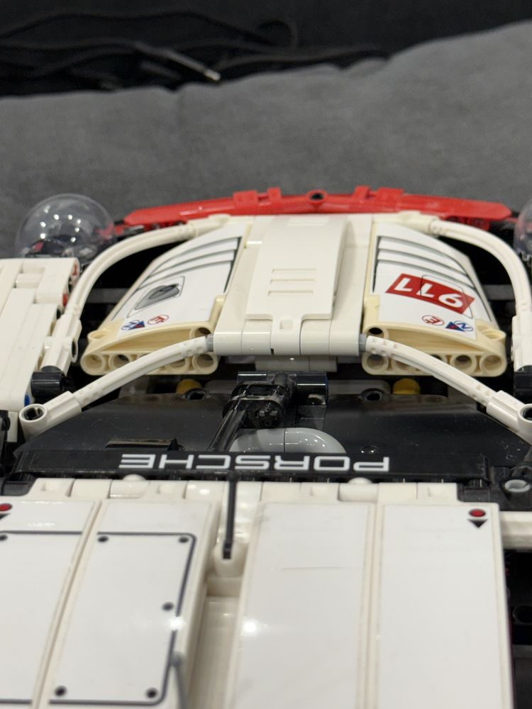 ОРИГИНАЛНО Lego Technic Porsche 911 RSR (42096)