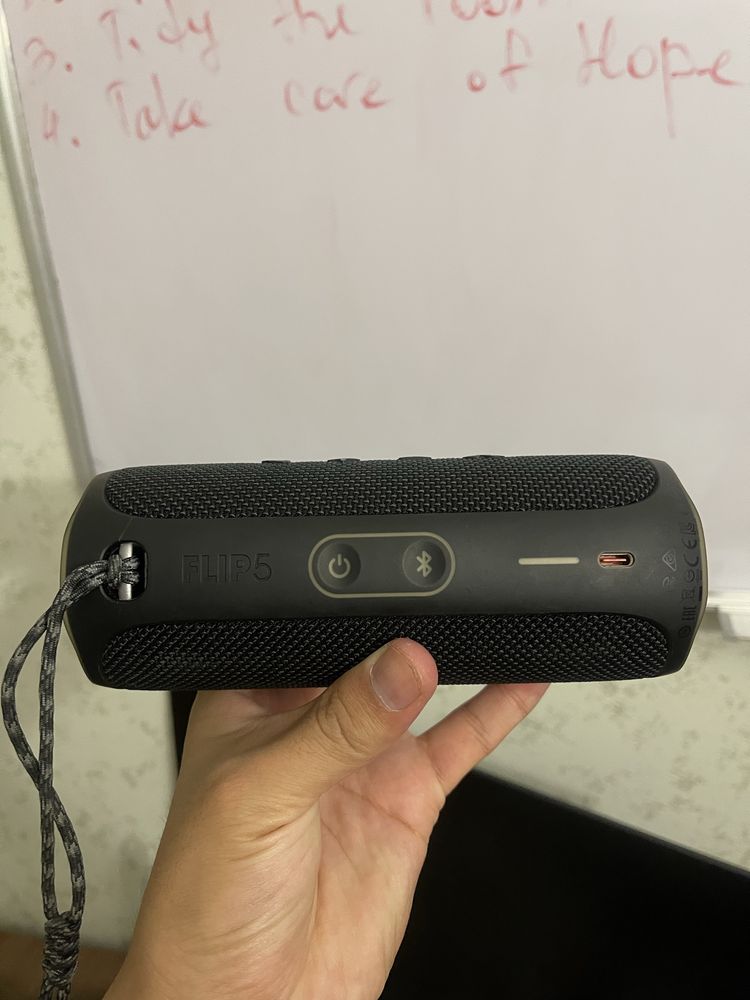 Продаю JBL Flip 5