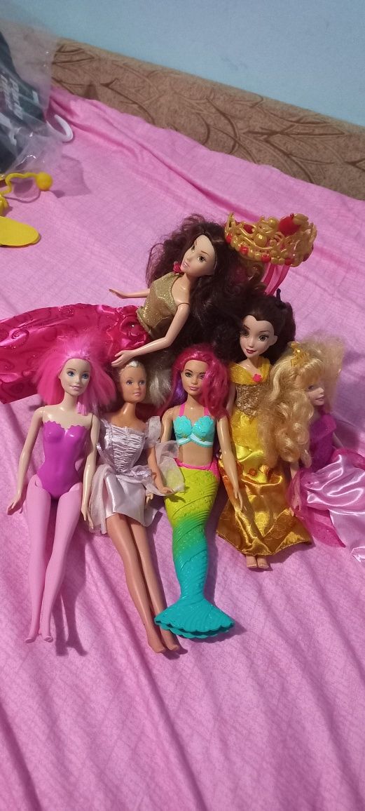 Lot papusi disney si barbie vintage ,65 de lei lotul