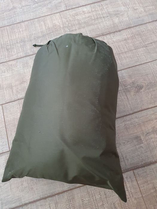 Vând sac de dormit militar.