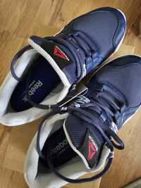 Vand adidasi Reebok