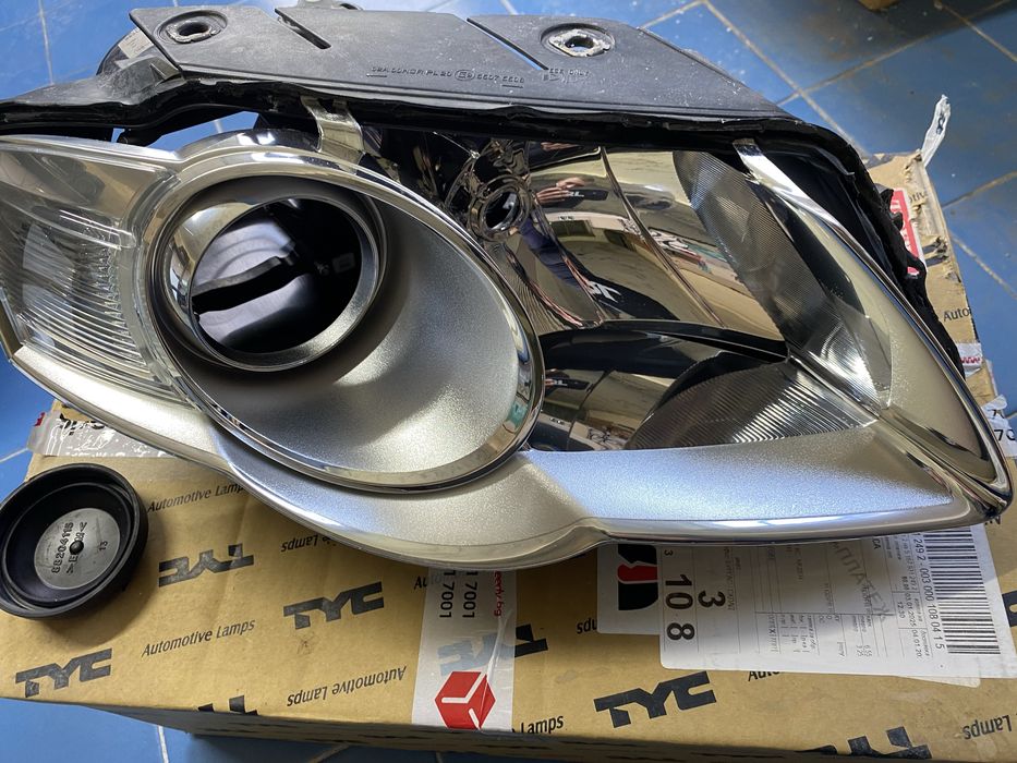 Фарове Valeo за VW Passat B6 - за ремонт