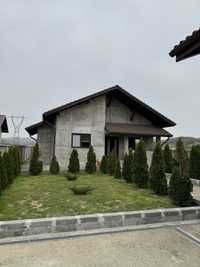 Casa situata la 5km de oras Budesti Judetul Valcea