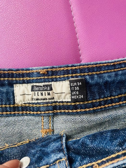 Pantaloni scurti de blugi, BERSHKA, marimea 34