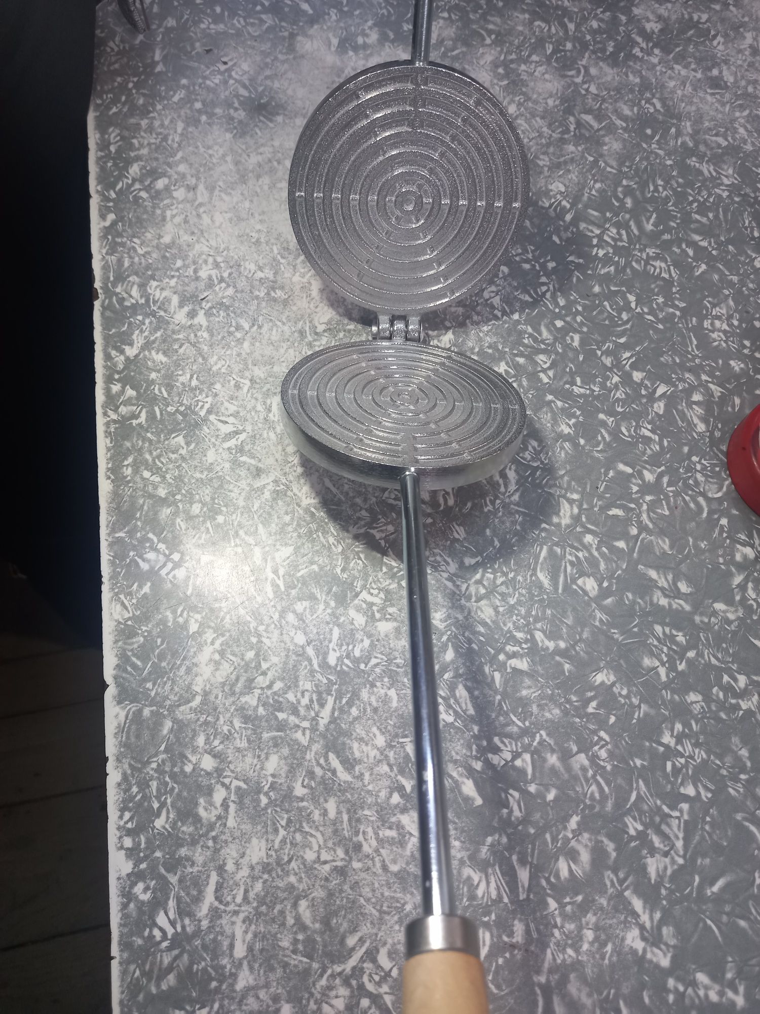 Presă pentru sărățele 13 cm Ofertă 85 lei