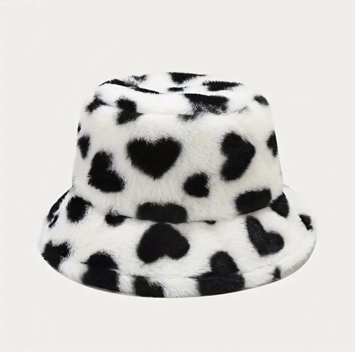 ПРОМО различни цветове модерни, много пухкави и топли шапки с пух