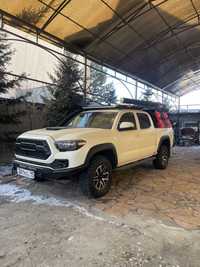 Продам toyota tacoma 2019