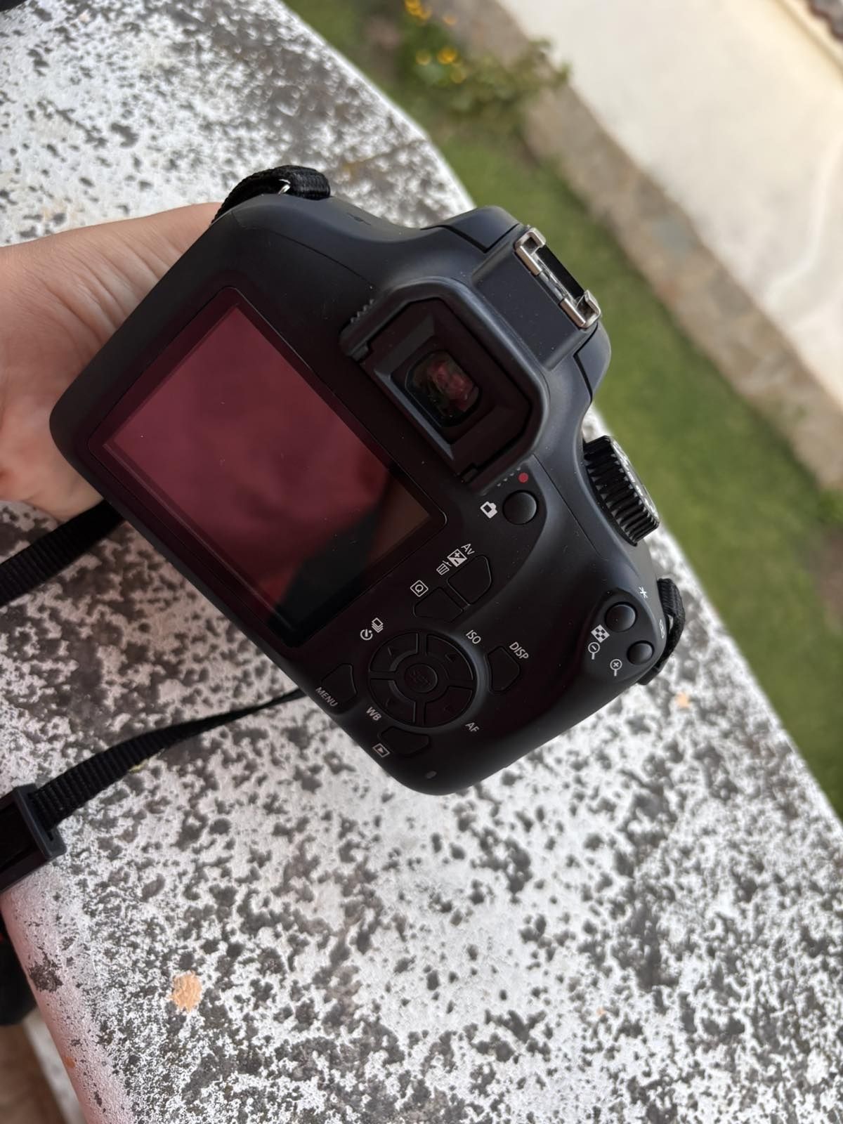 Canon EOS4000D с обектив 18-55 и стойка