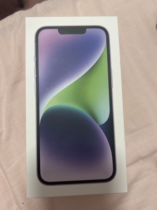 iPhone 14 mov 128GB + cutie, încărcător și peste 50 de huse