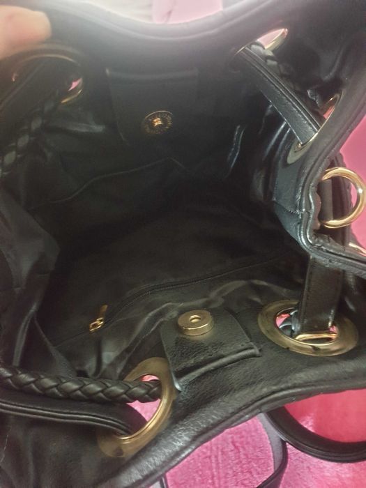 Rucsac nou geanta neagra cu accesorii aurii stil sac