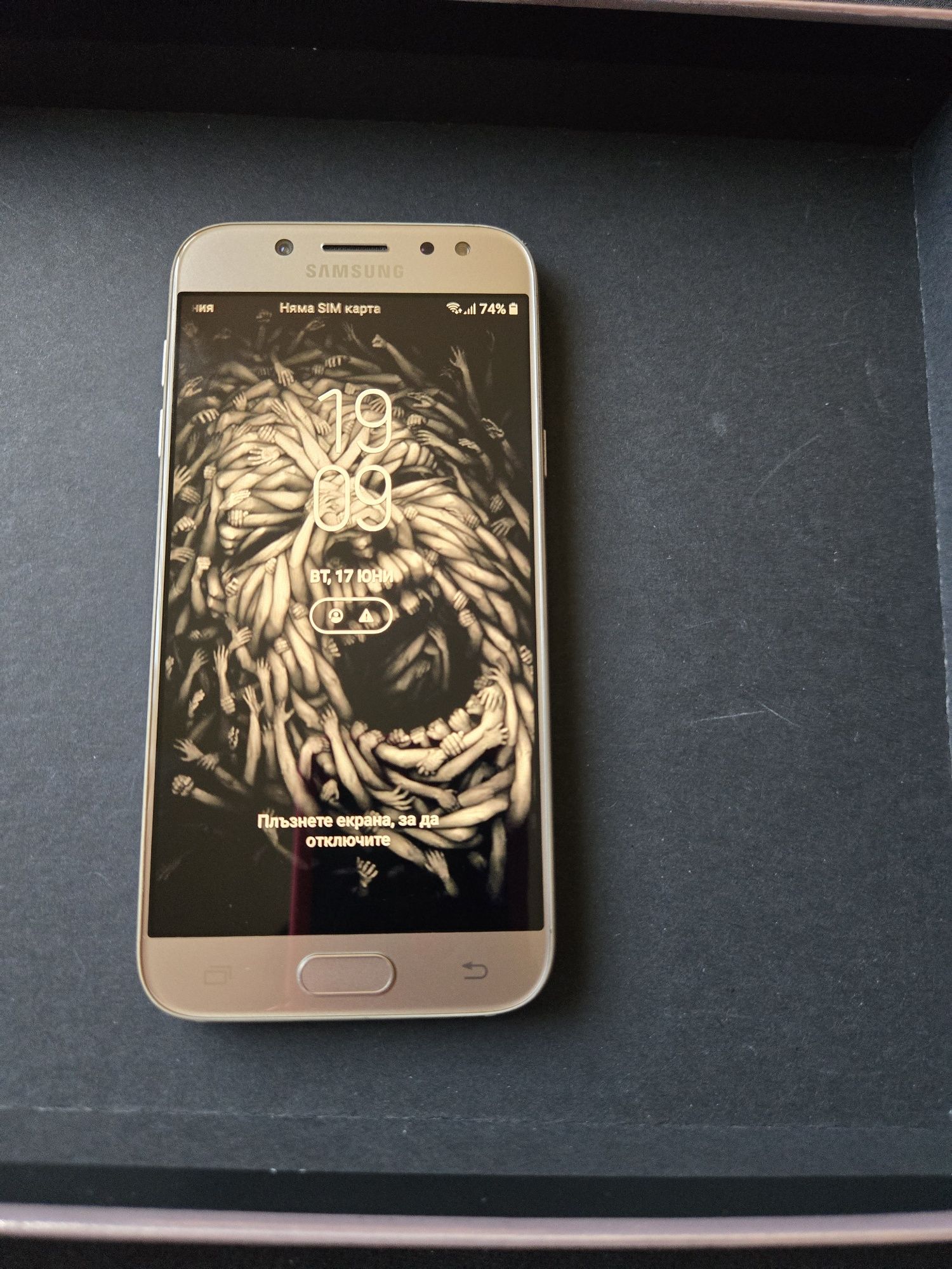 Samsung Galaxy  S 8 ,J 5
